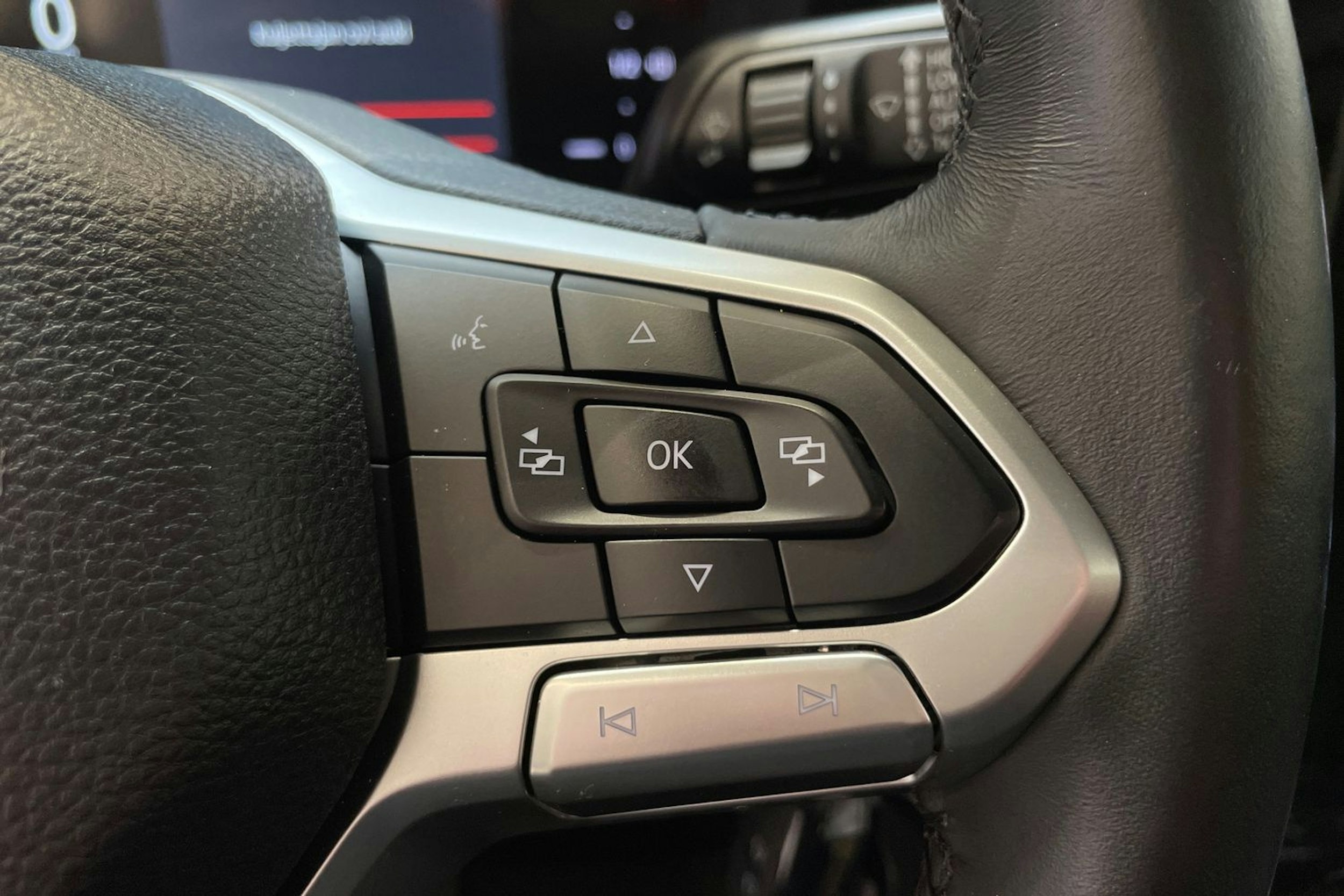 musta Volkswagen Amarok 2024 kuva 18.