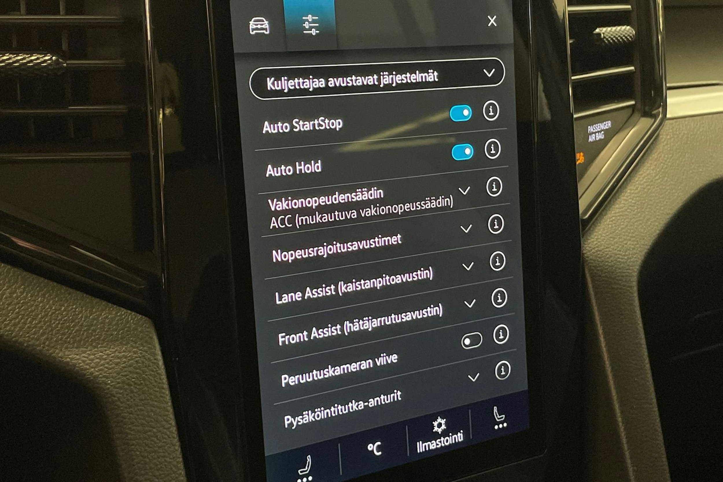 musta Volkswagen Amarok 2024 kuva 23.