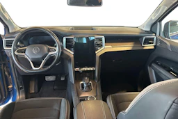 Sininen Volkswagen Amarok 2024 kuva 9.