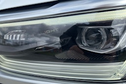 valkoinen Volkswagen Amarok 2024 kuva 13.