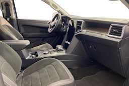 sininen Volkswagen Amarok 2024 kuva 9.