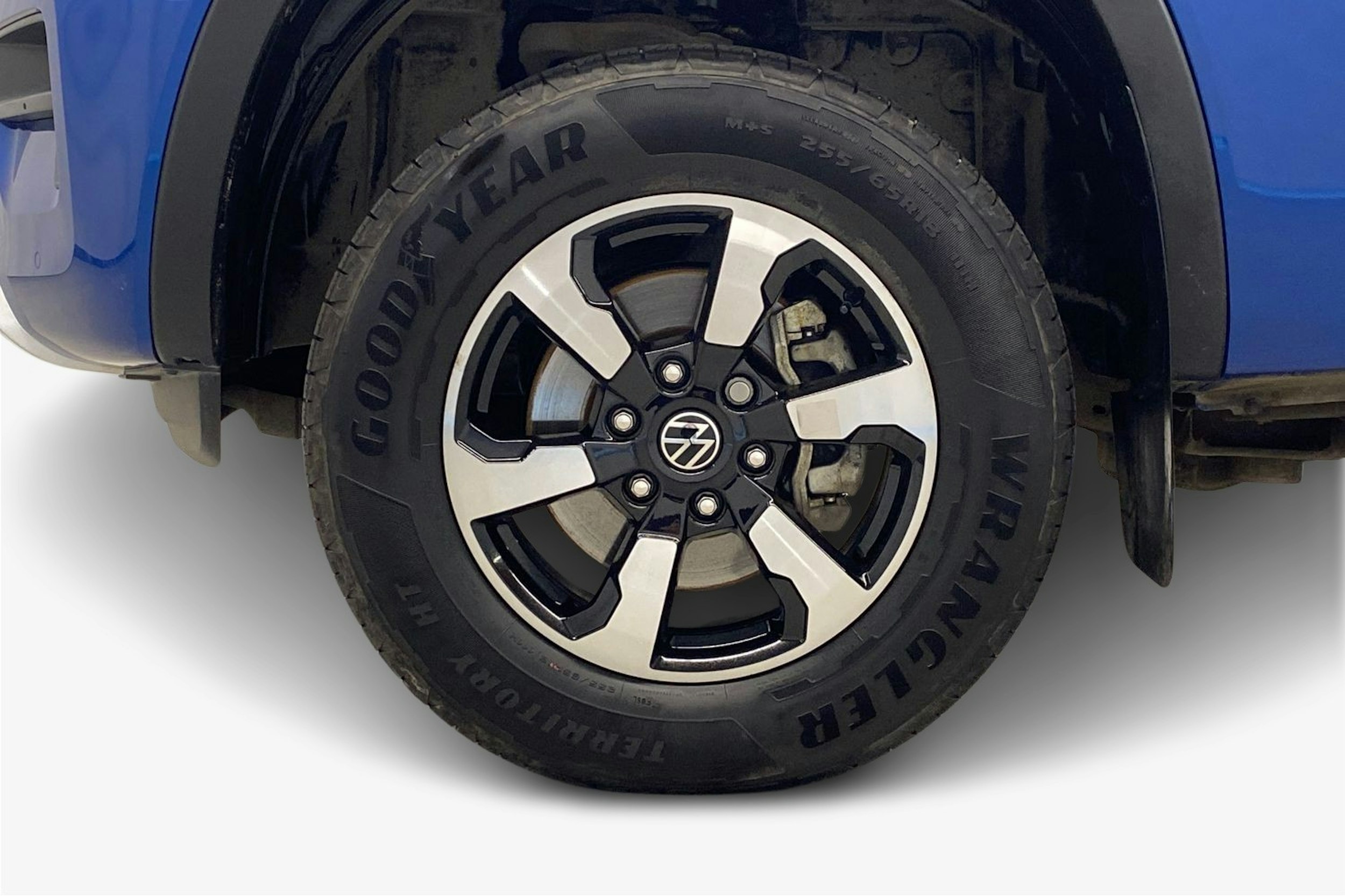sininen Volkswagen Amarok 2024 kuva 11.