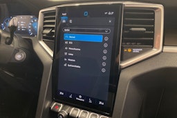 sininen Volkswagen Amarok 2024 kuva 23.