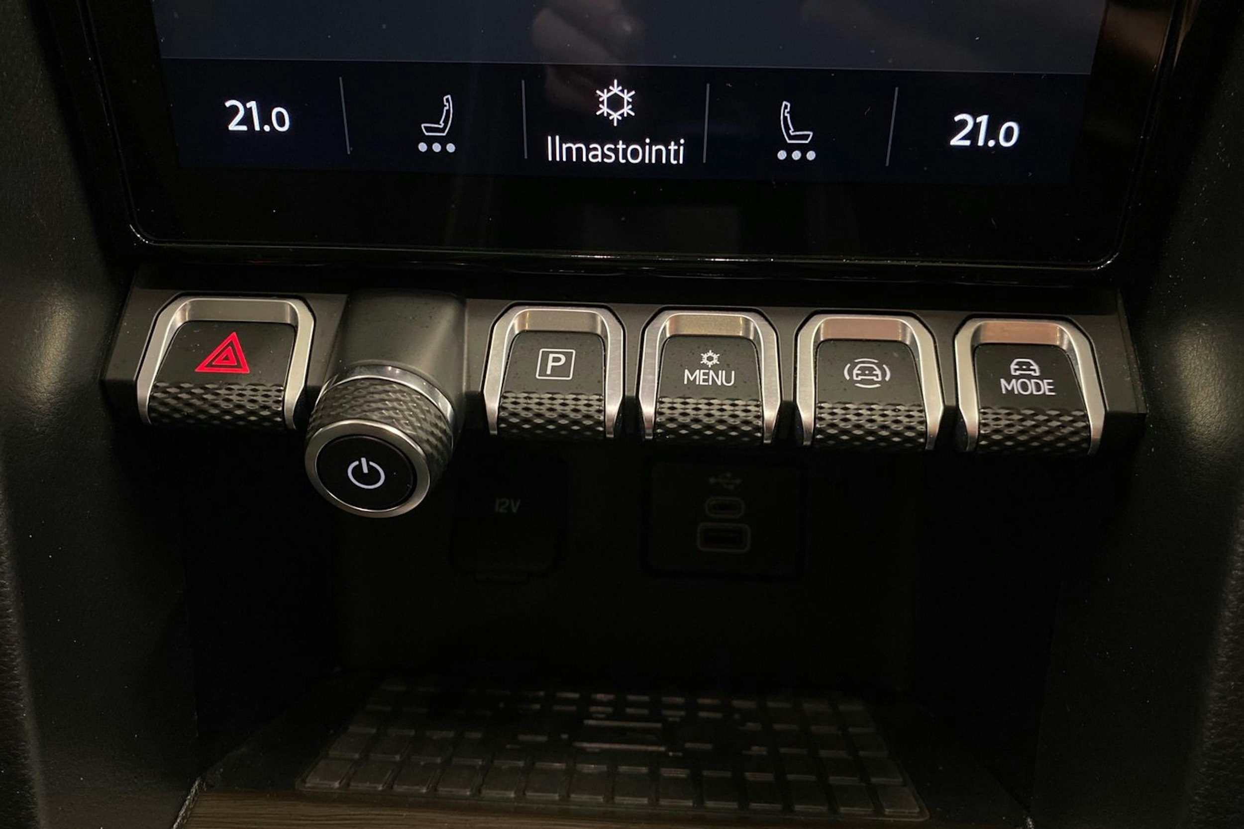 sininen Volkswagen Amarok 2024 kuva 24.