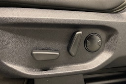 sininen Volkswagen Amarok 2024 kuva 29.