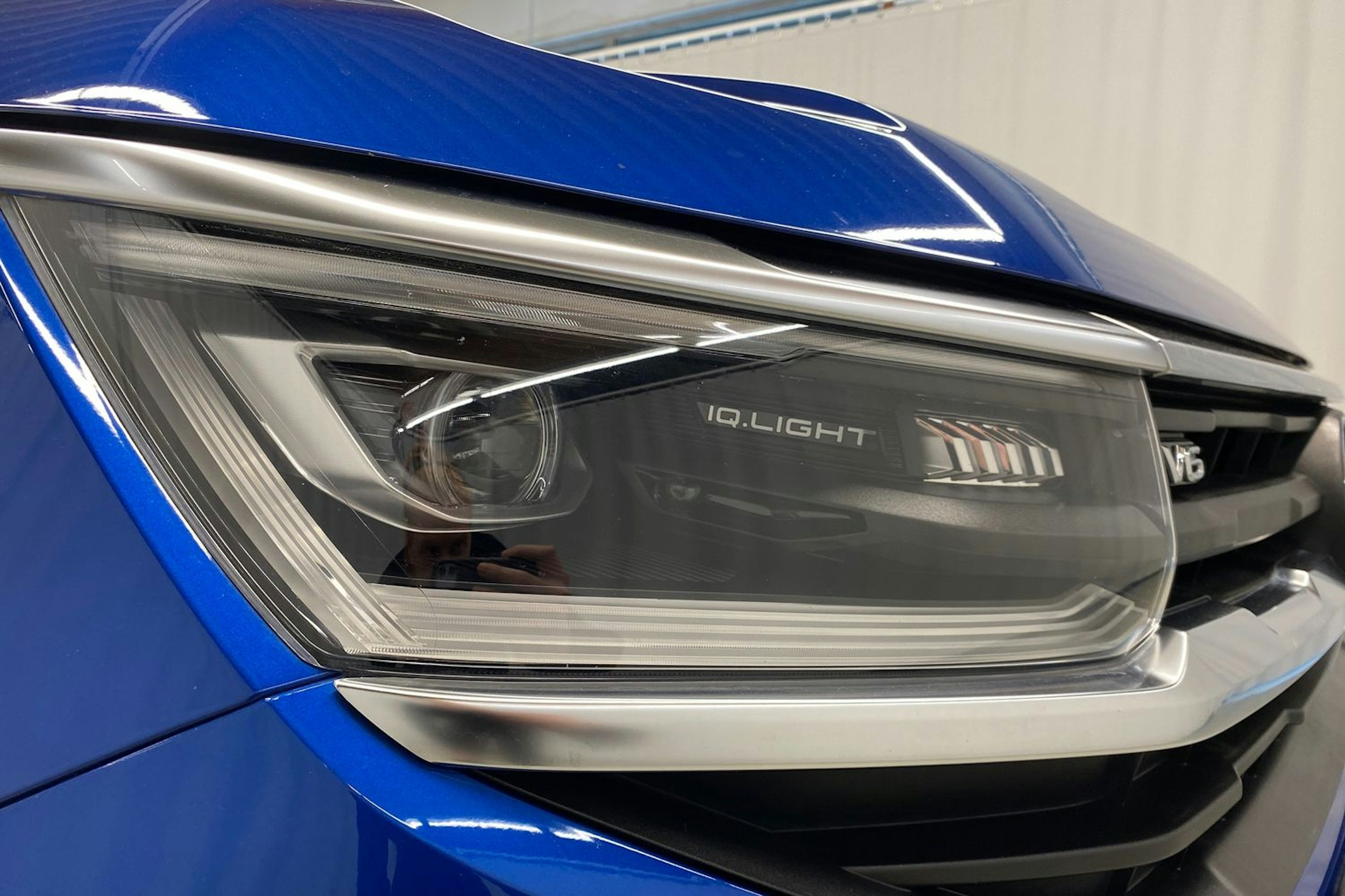 sininen Volkswagen Amarok 2024 kuva 33.