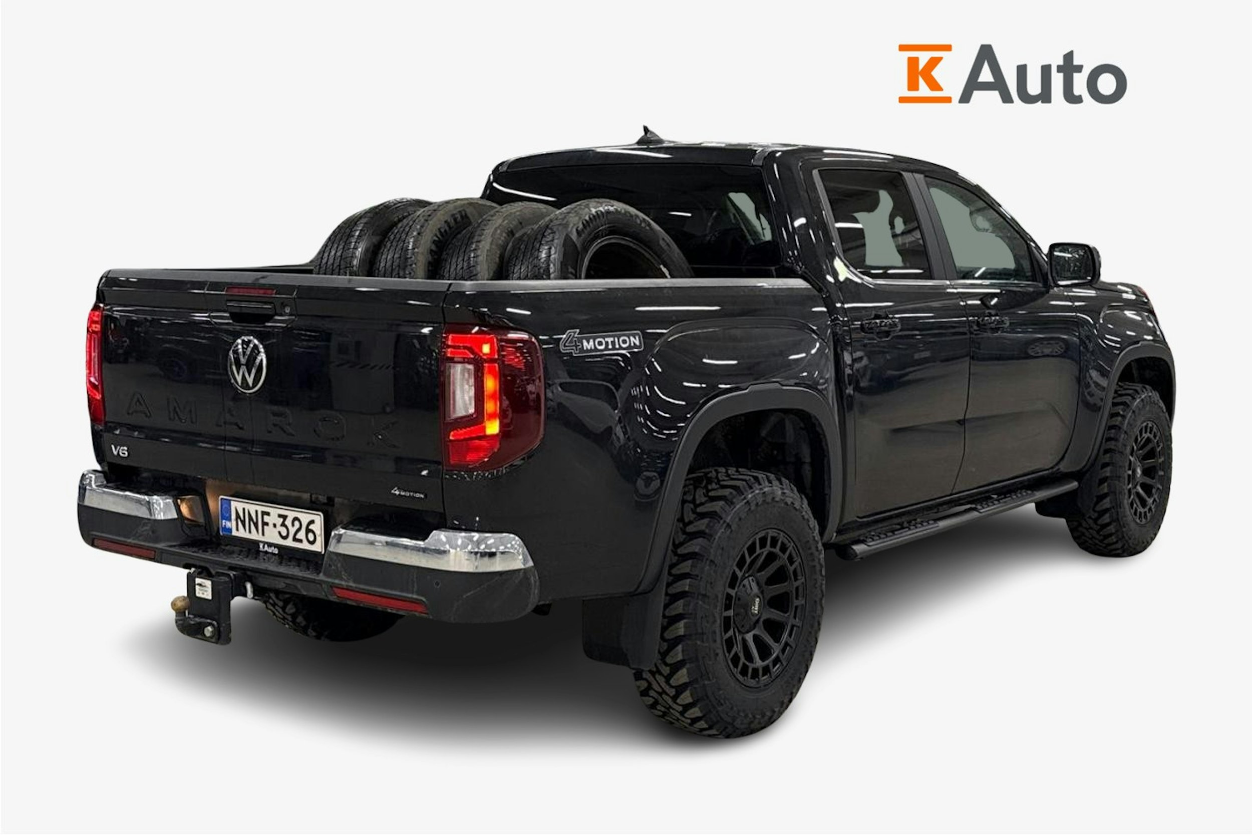 Musta Volkswagen Amarok 2024 kuva 2.