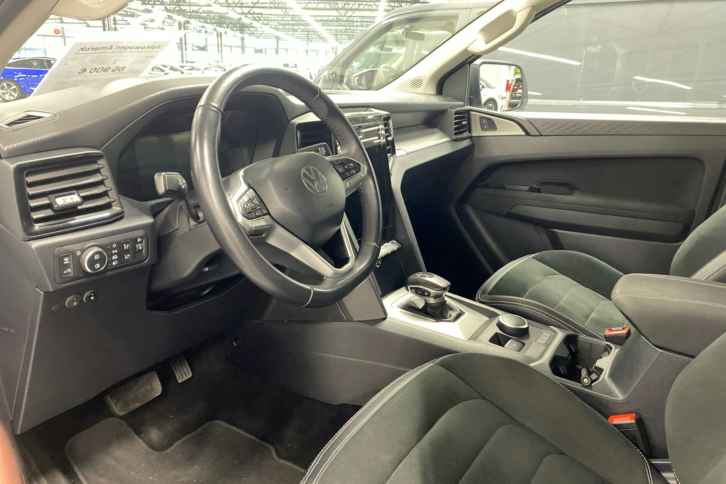 valkoinen Volkswagen Amarok 2024 kuva 6.