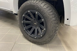 valkoinen Volkswagen Amarok 2024 kuva 13.