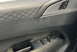 valkoinen Volkswagen Amarok 2024 kuva 19.