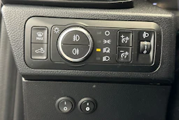 valkoinen Volkswagen Amarok 2024 kuva 21.