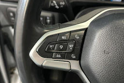 valkoinen Volkswagen Amarok 2024 kuva 22.