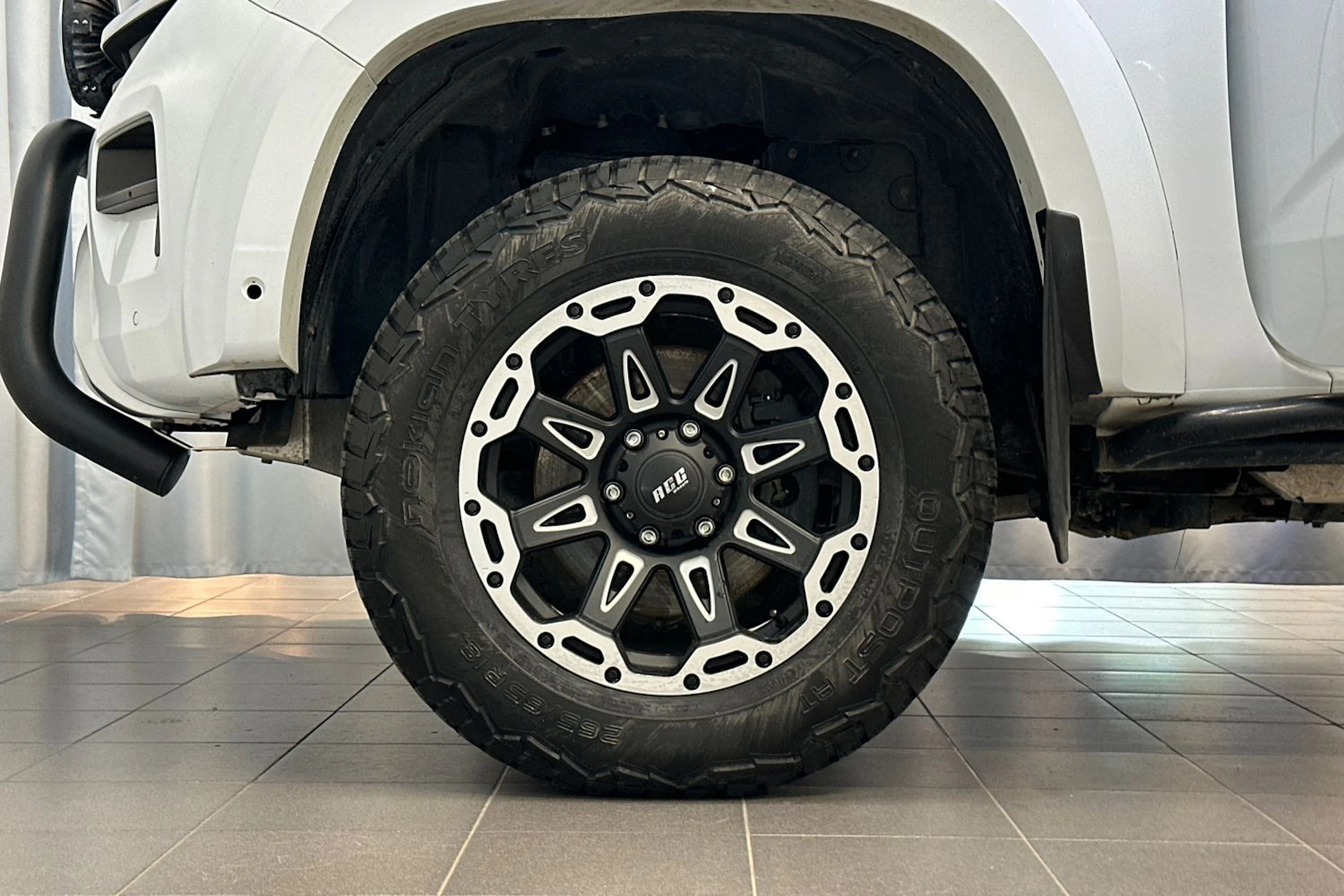 valkoinen Volkswagen Amarok 2024 kuva 30.