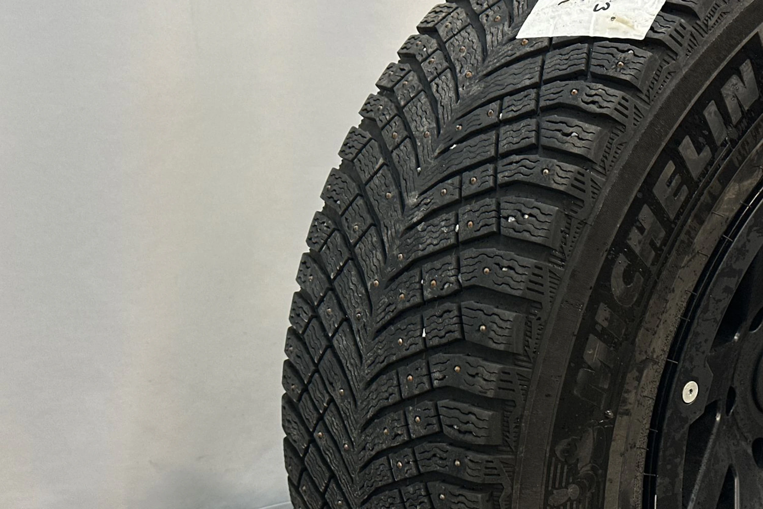 valkoinen Volkswagen Amarok 2024 kuva 33.