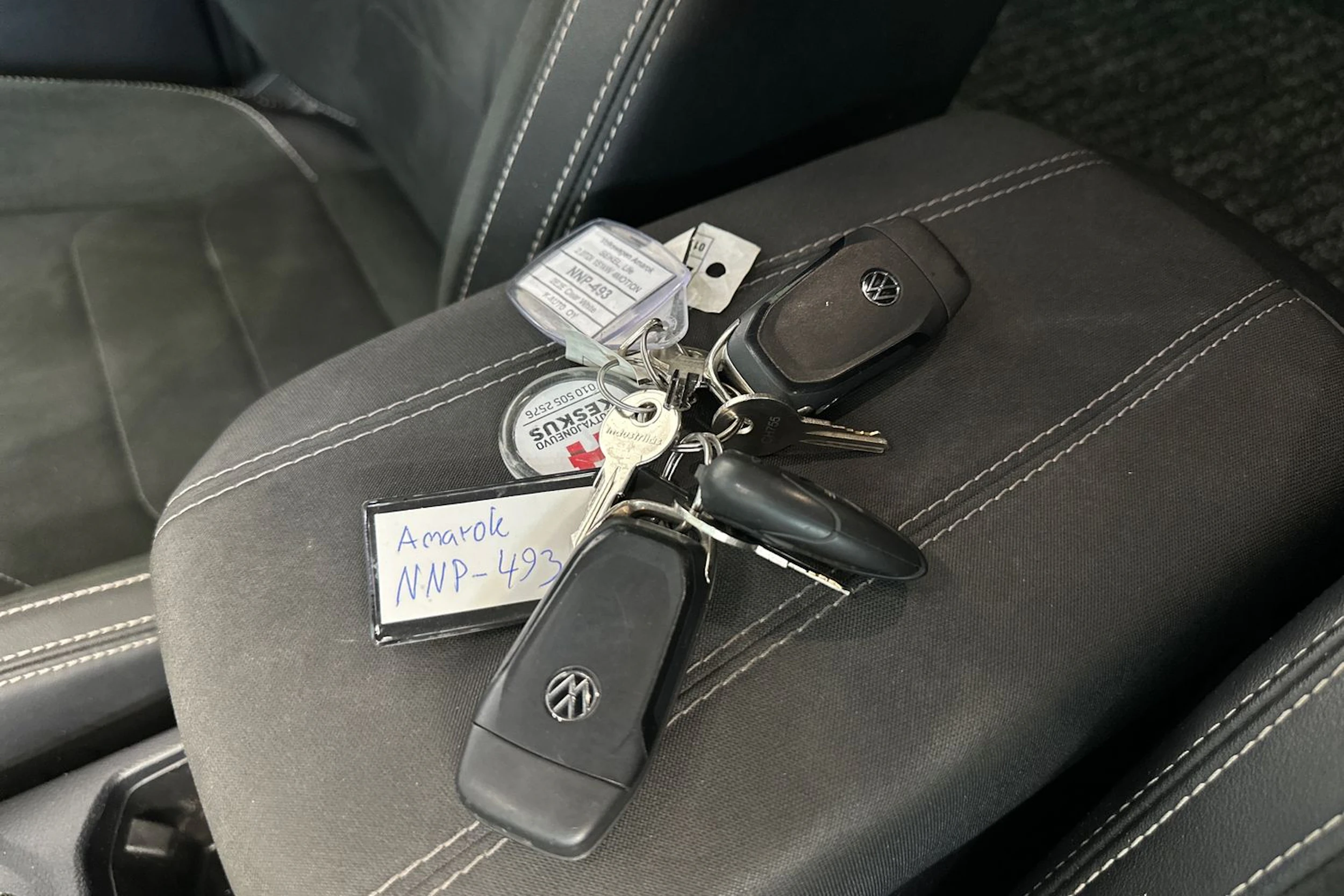 valkoinen Volkswagen Amarok 2024 kuva 34.