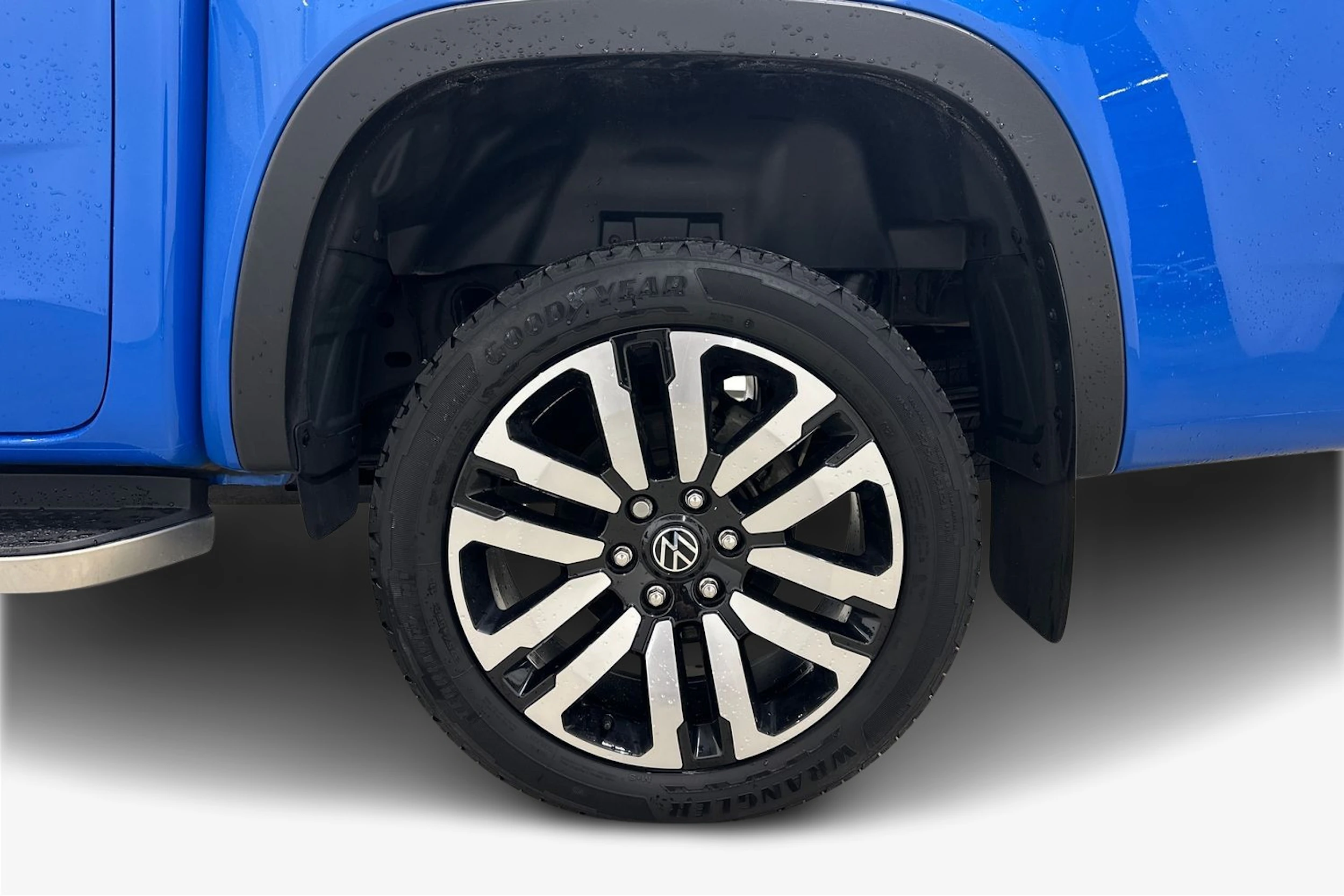 sininen Volkswagen Amarok 2024 kuva 9.