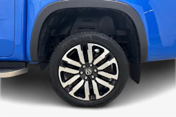 sininen Volkswagen Amarok 2024 kuva 9.