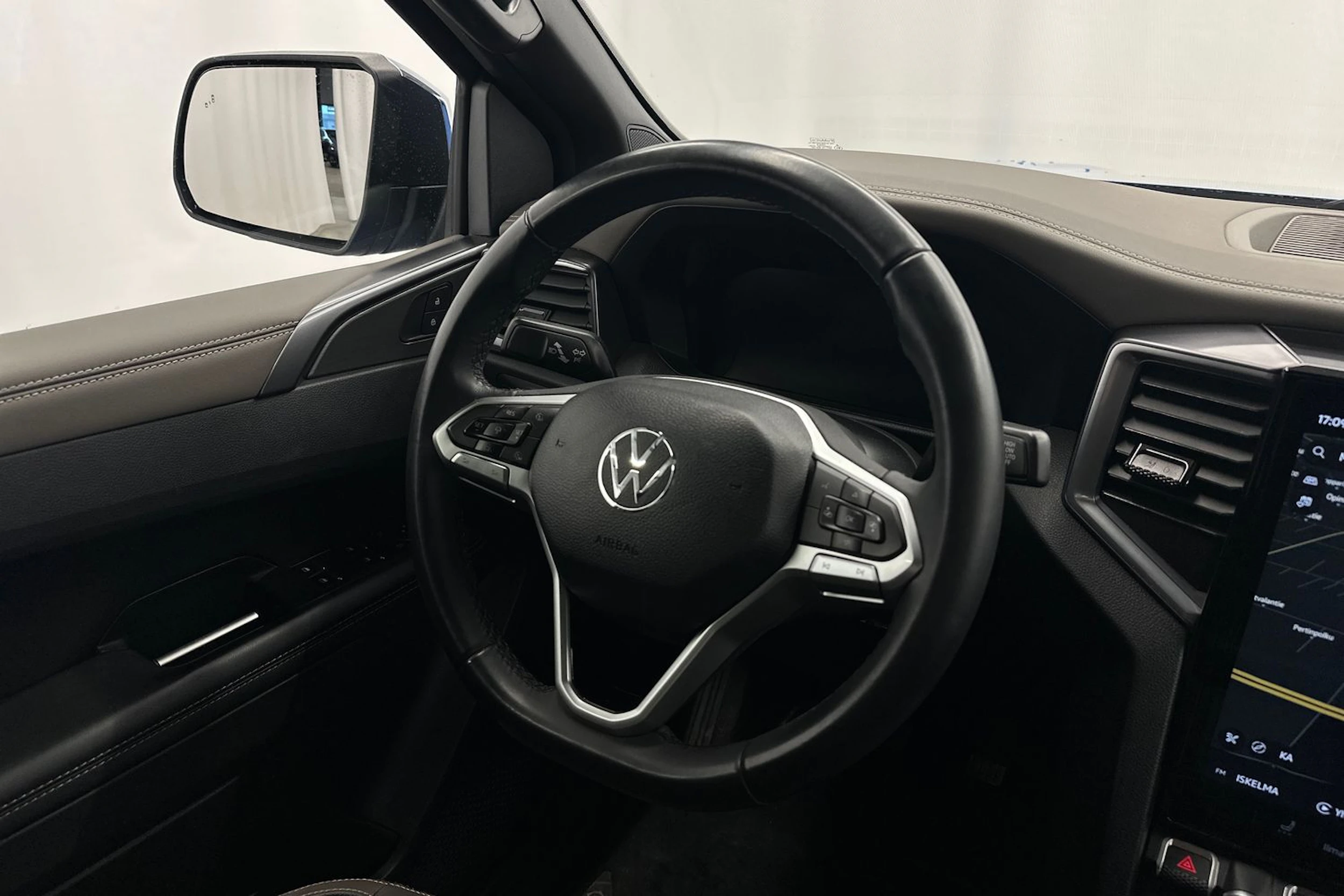 sininen Volkswagen Amarok 2024 kuva 10.