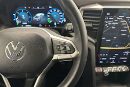 sininen Volkswagen Amarok 2024 kuva 12.