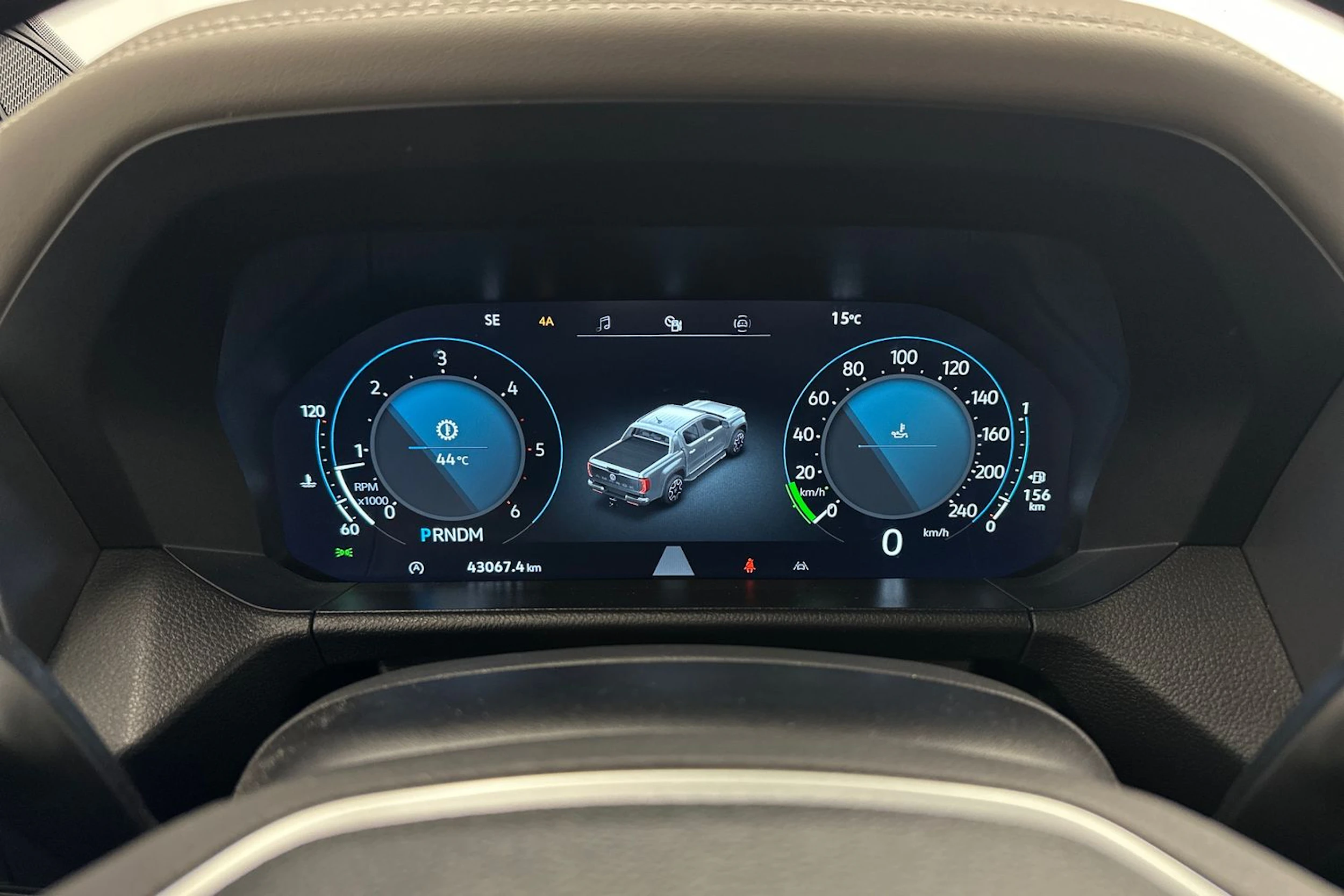 sininen Volkswagen Amarok 2024 kuva 13.