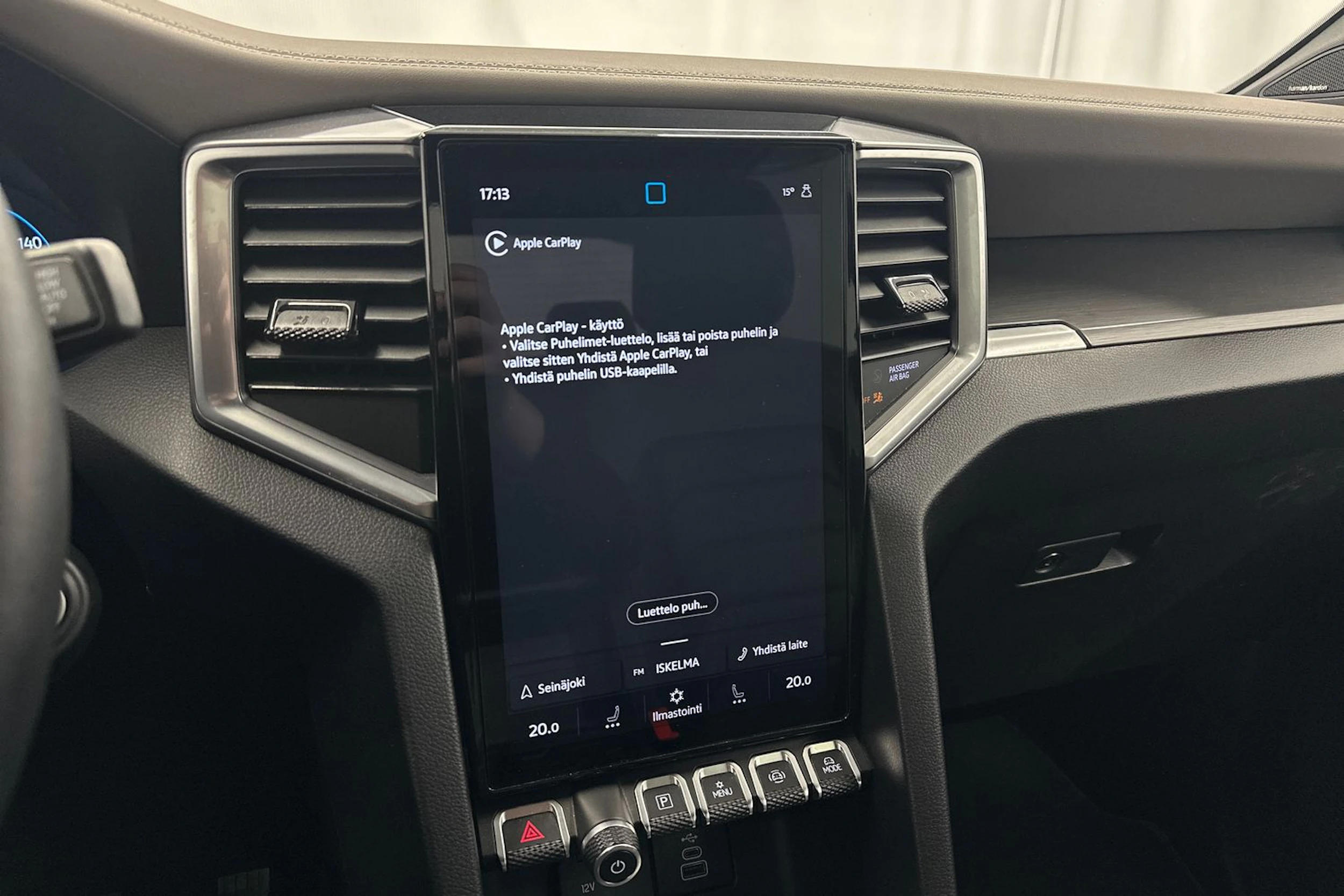 sininen Volkswagen Amarok 2024 kuva 16.