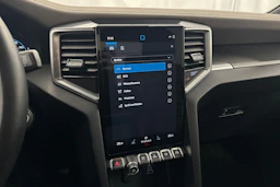 sininen Volkswagen Amarok 2024 kuva 17.