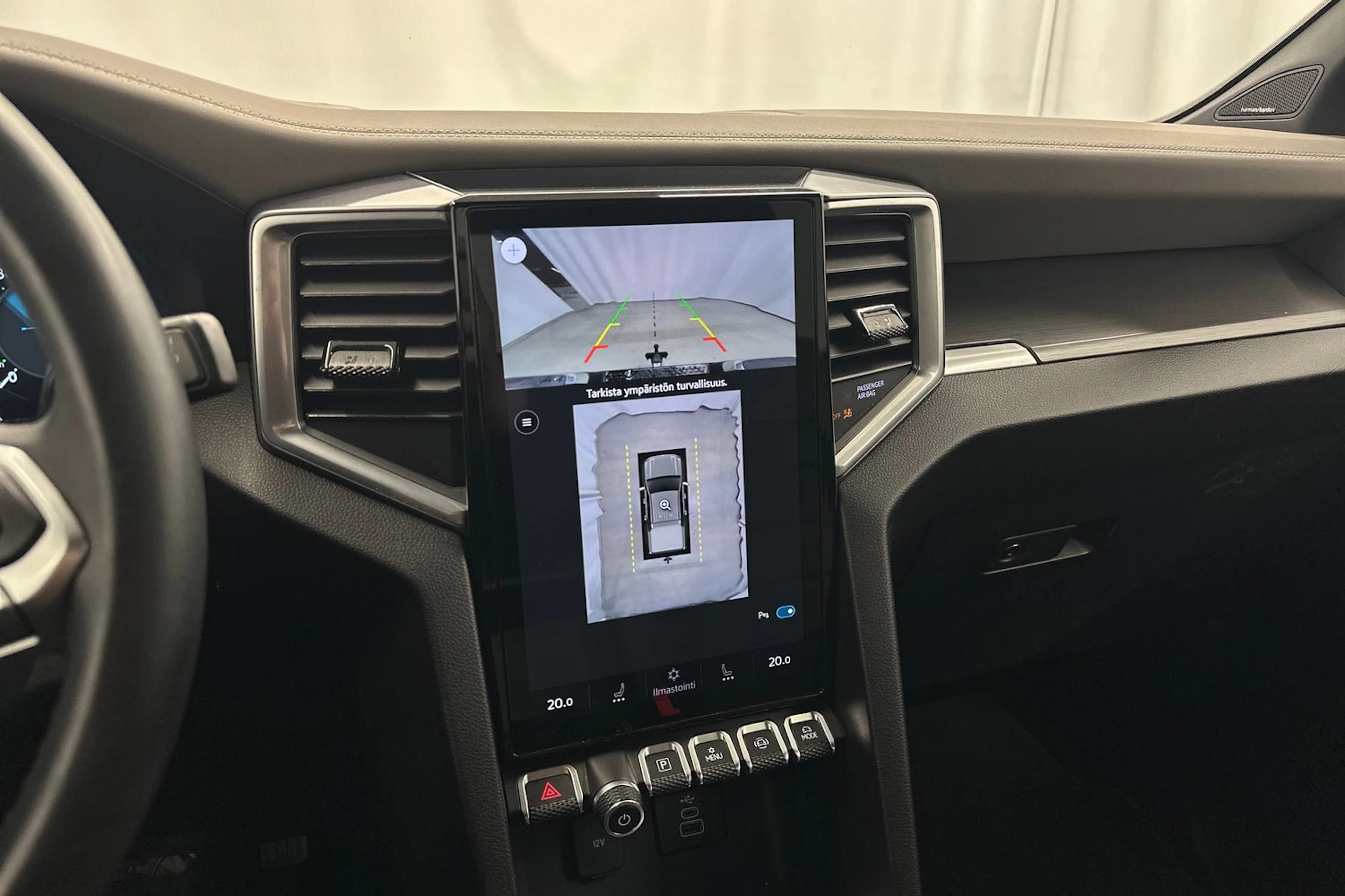 sininen Volkswagen Amarok 2024 kuva 18.