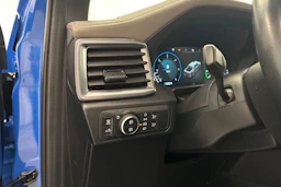 sininen Volkswagen Amarok 2024 kuva 21.