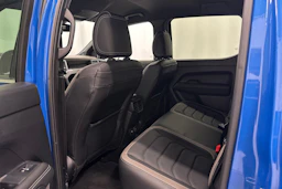 sininen Volkswagen Amarok 2024 kuva 23.