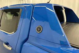 sininen Volkswagen Amarok 2024 kuva 27.