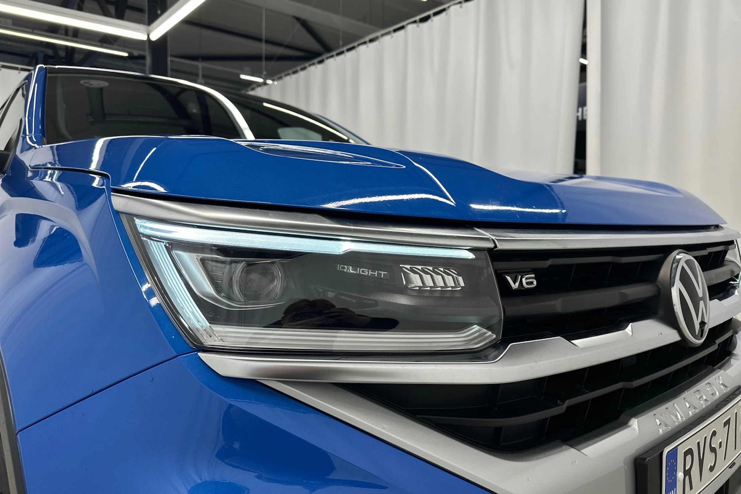 sininen Volkswagen Amarok 2024 kuva 28.