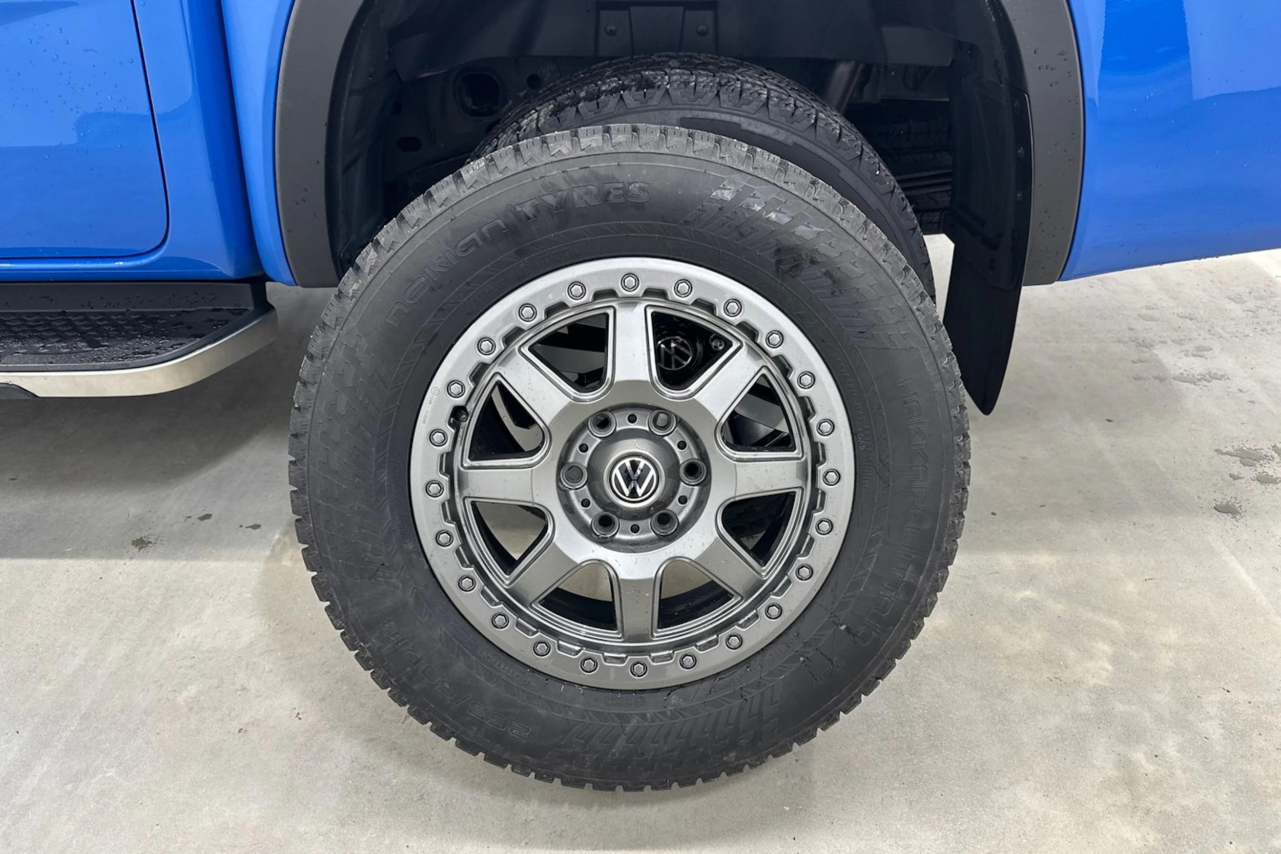 sininen Volkswagen Amarok 2024 kuva 29.