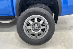 sininen Volkswagen Amarok 2024 kuva 29.