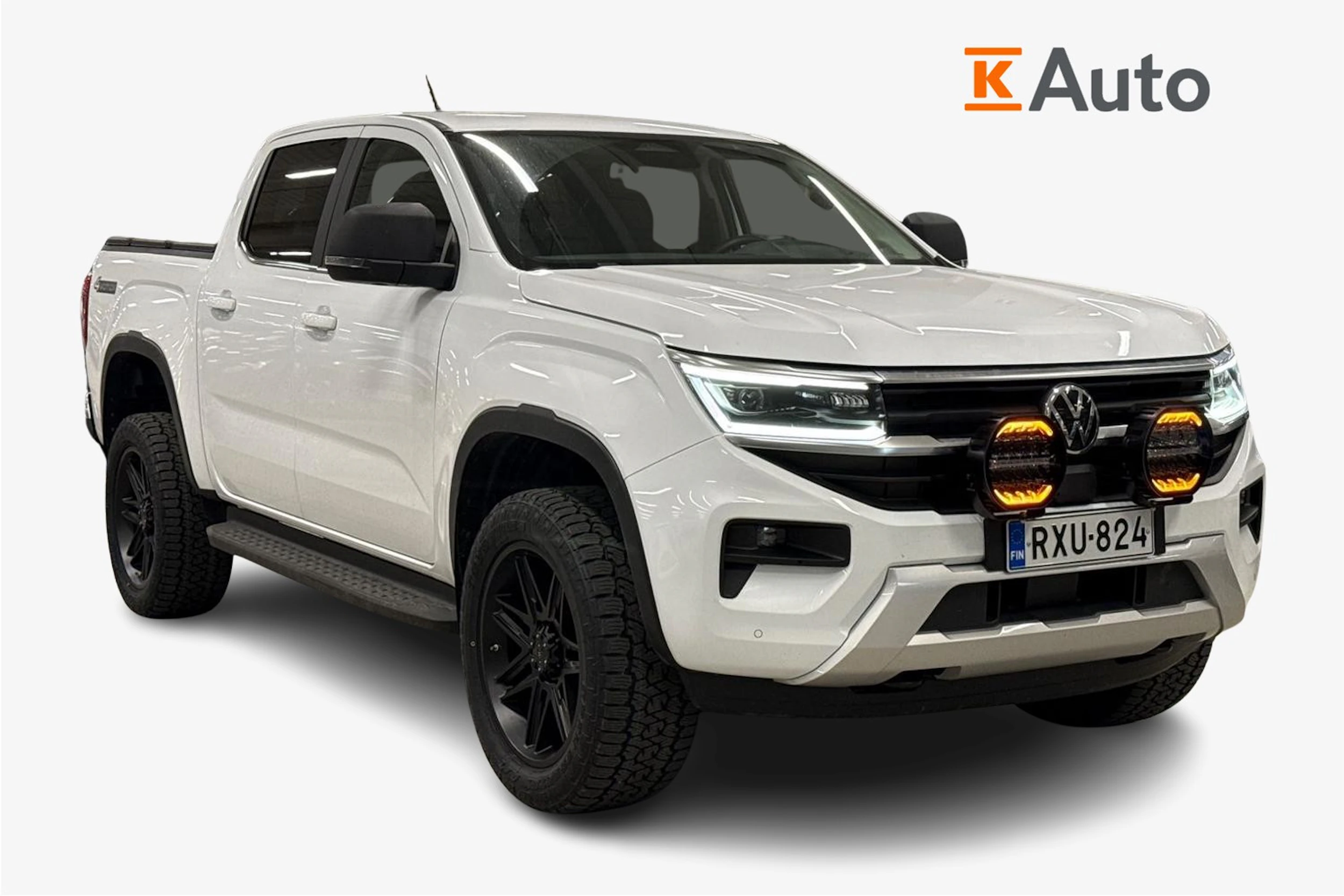 valkoinen Volkswagen Amarok 2024 kuva 1.