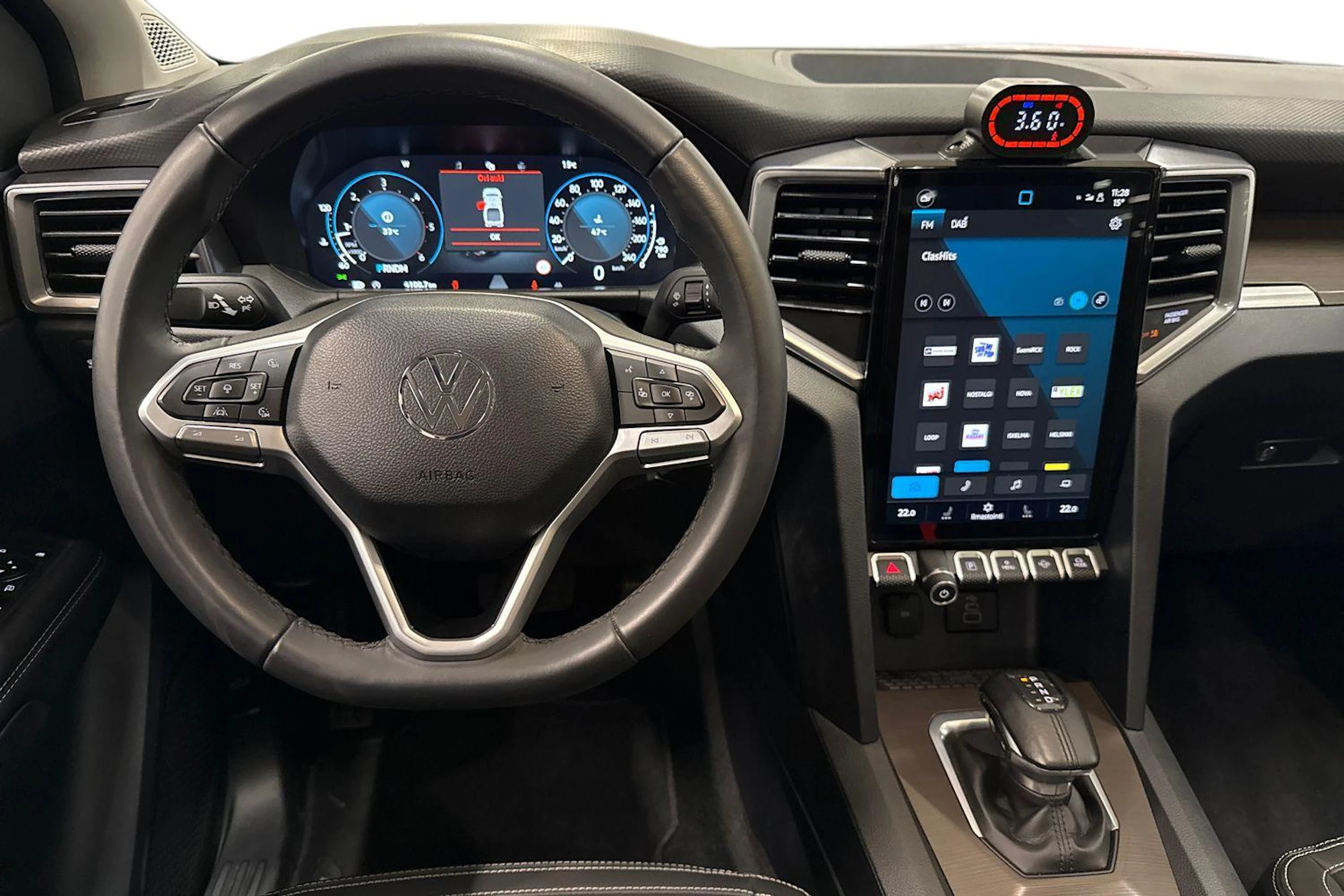 valkoinen Volkswagen Amarok 2024 kuva 9.