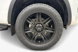 valkoinen Volkswagen Amarok 2024 kuva 12.