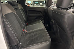 valkoinen Volkswagen Amarok 2024 kuva 13.
