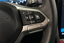 valkoinen Volkswagen Amarok 2024 kuva 19.