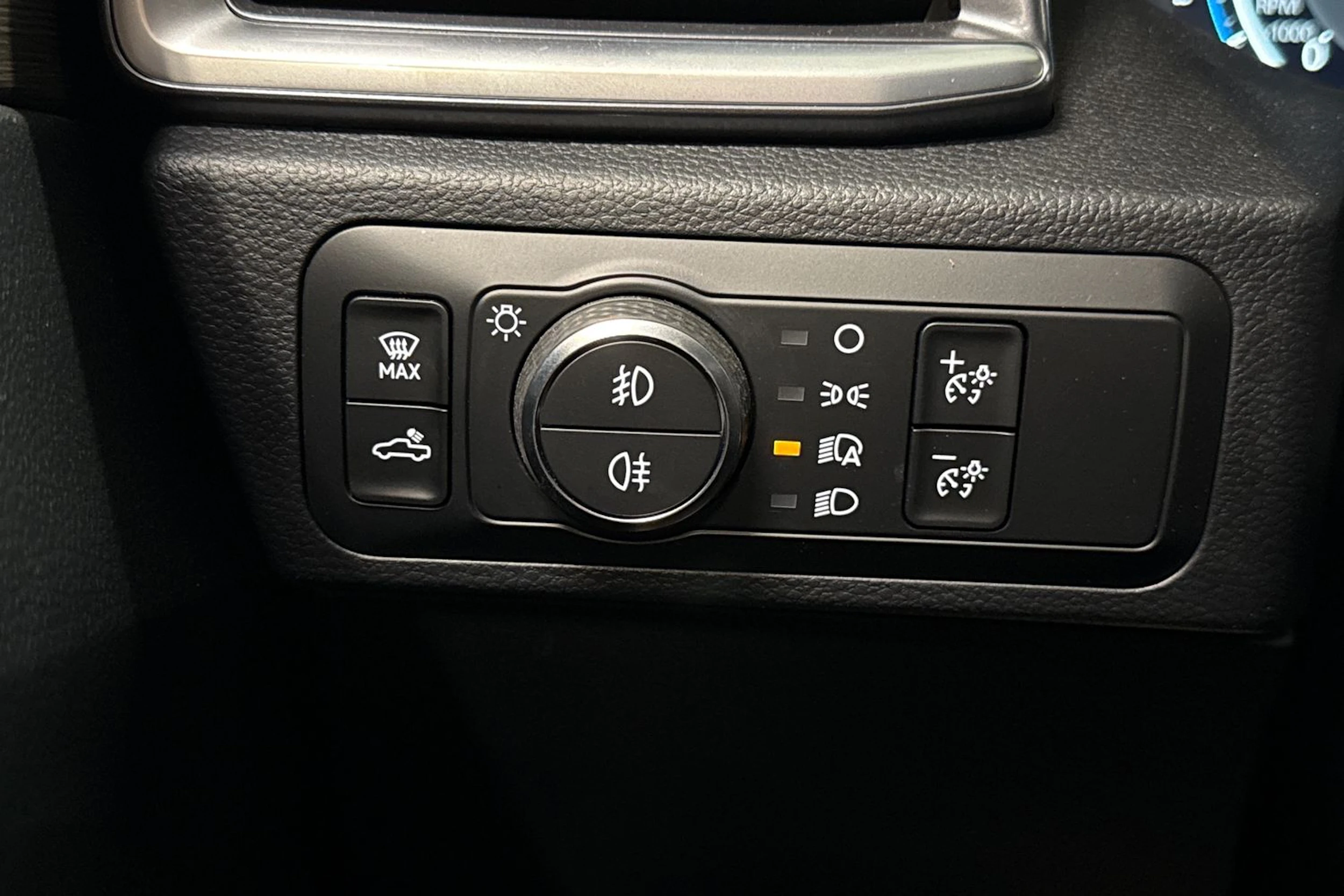 valkoinen Volkswagen Amarok 2024 kuva 20.