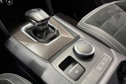 valkoinen Volkswagen Amarok 2024 kuva 22.
