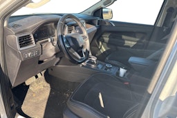 harmaa Volkswagen Amarok 2024 kuva 3.