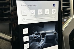 Musta Volkswagen Amarok 2024 kuva 24.