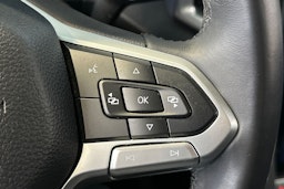 Musta Volkswagen Amarok 2024 kuva 27.