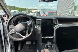 Valkoinen Volkswagen Amarok 2024 kuva 11.