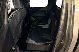 harmaa Volkswagen Amarok 2025 kuva 11.