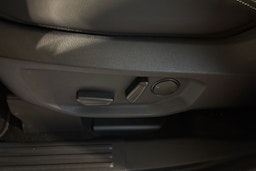 harmaa Volkswagen Amarok 2025 kuva 13.