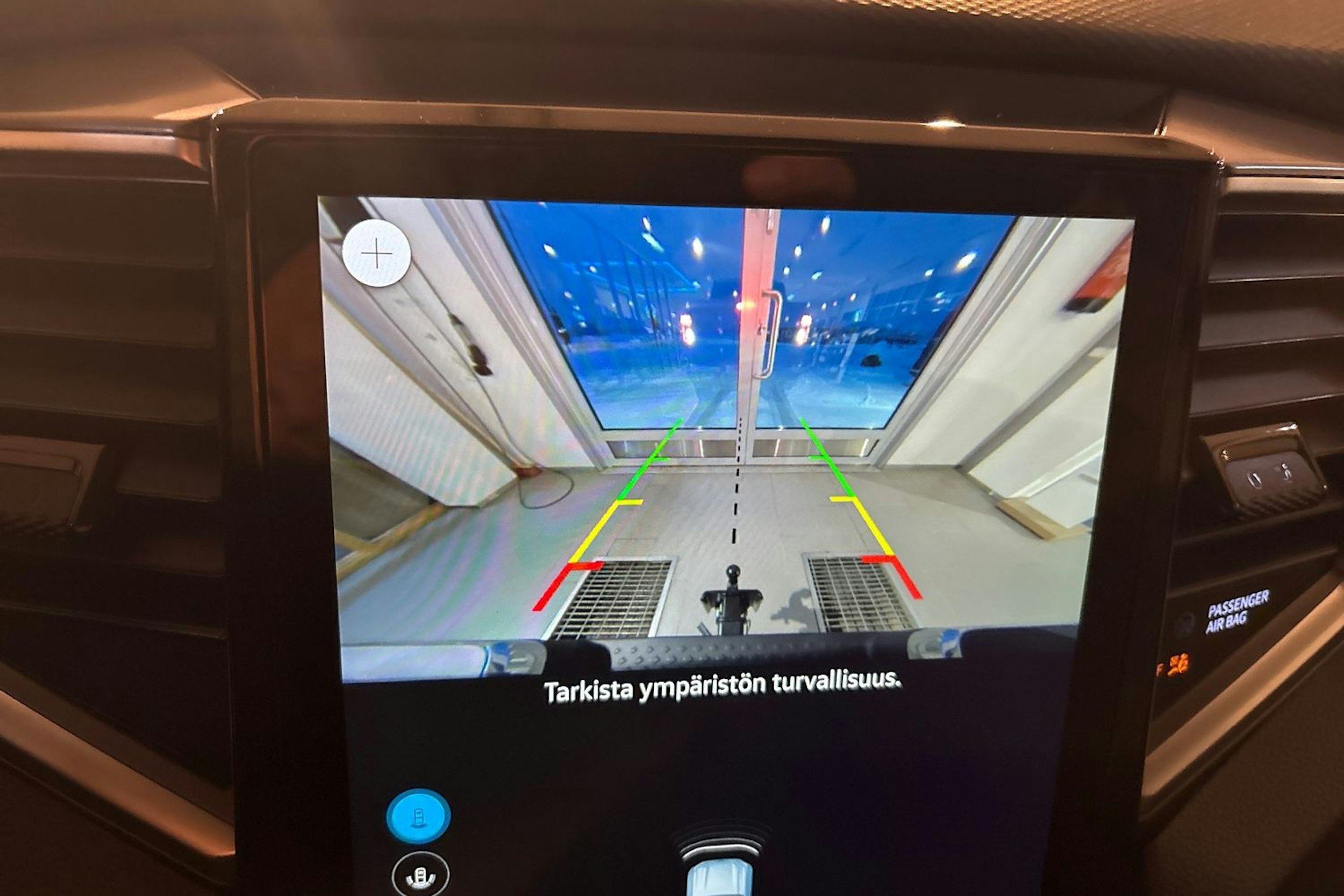 harmaa Volkswagen Amarok 2025 kuva 15.