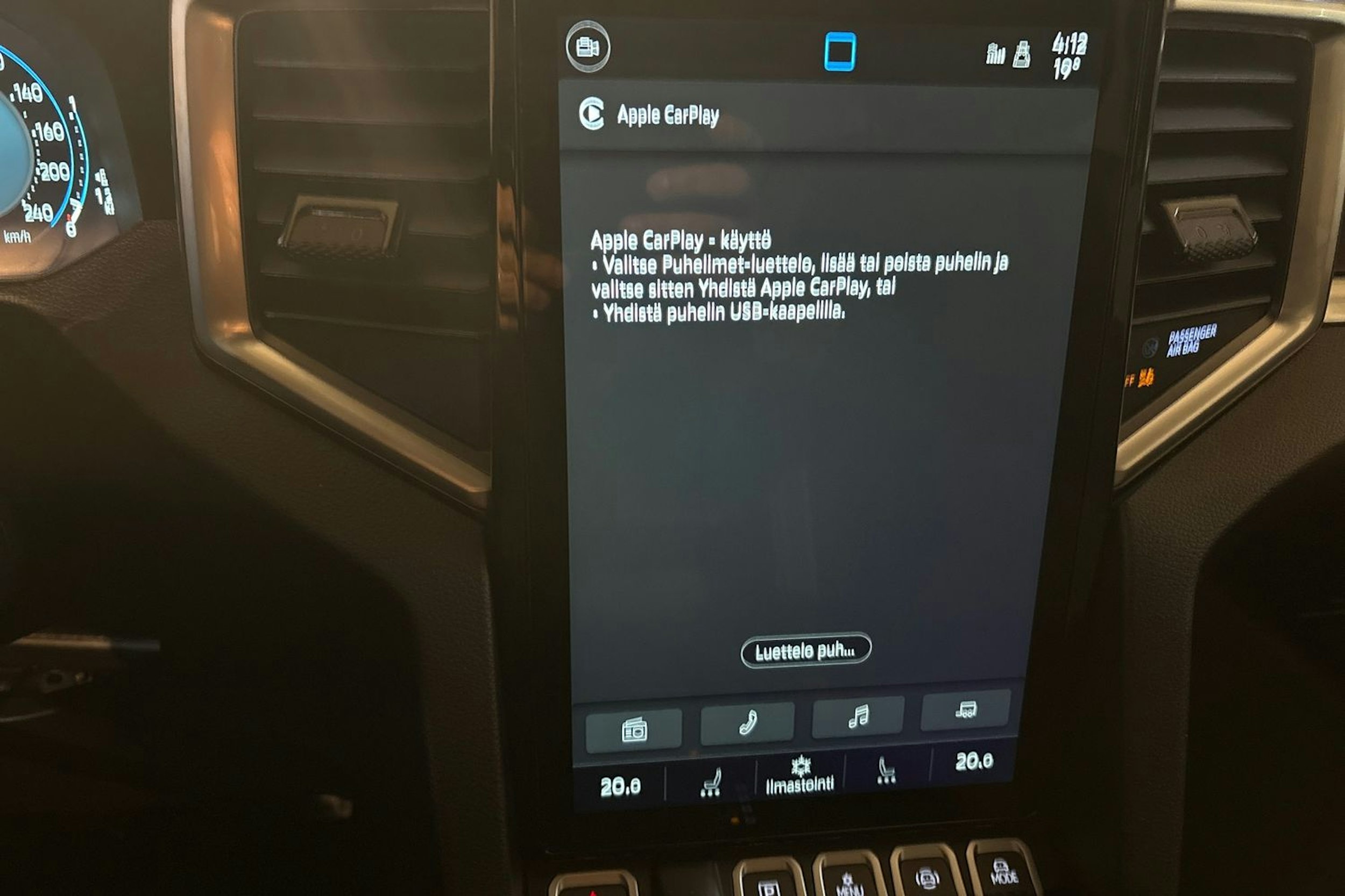 harmaa Volkswagen Amarok 2025 kuva 16.