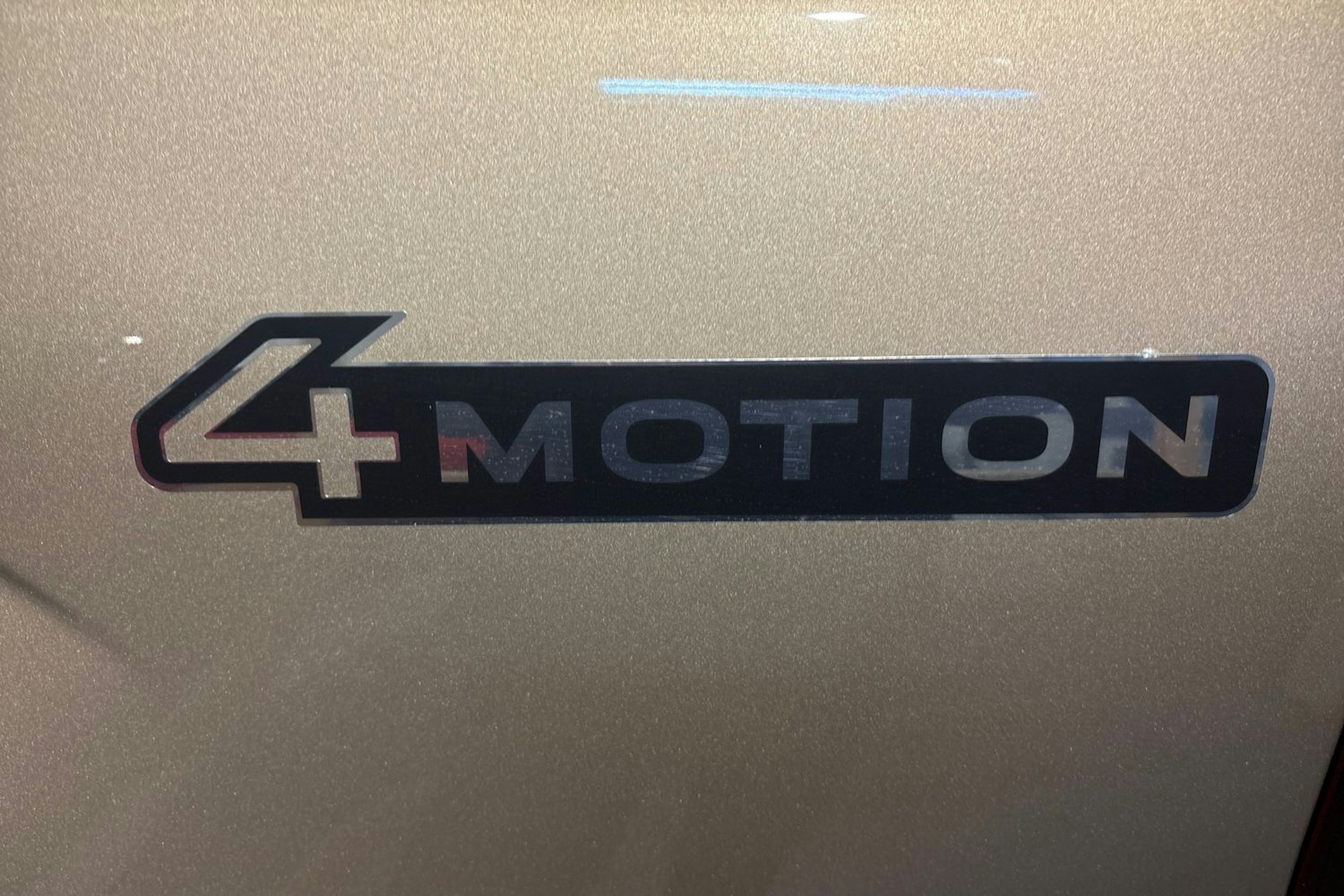 harmaa Volkswagen Amarok 2025 kuva 19.