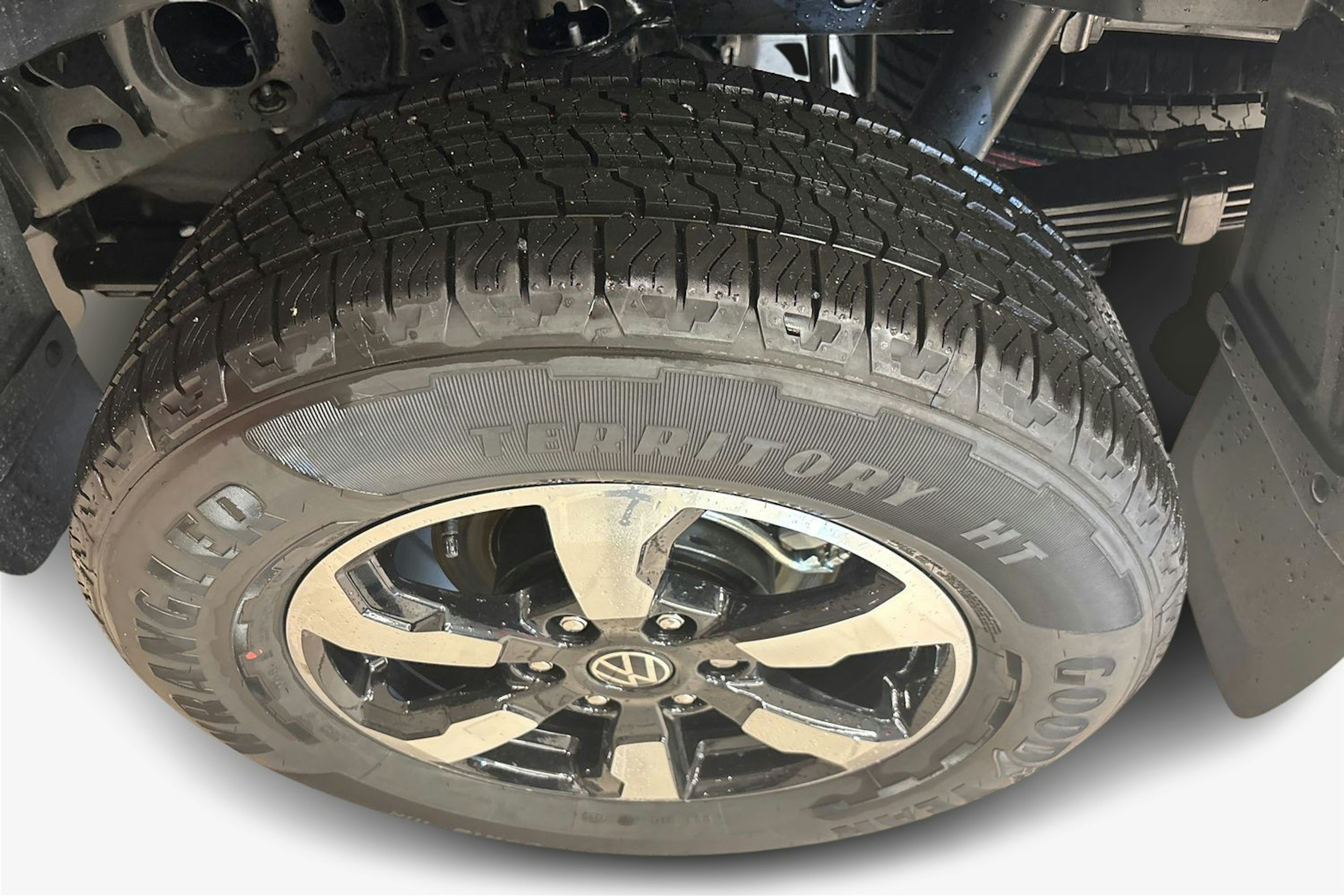 harmaa Volkswagen Amarok 2026 kuva 12.